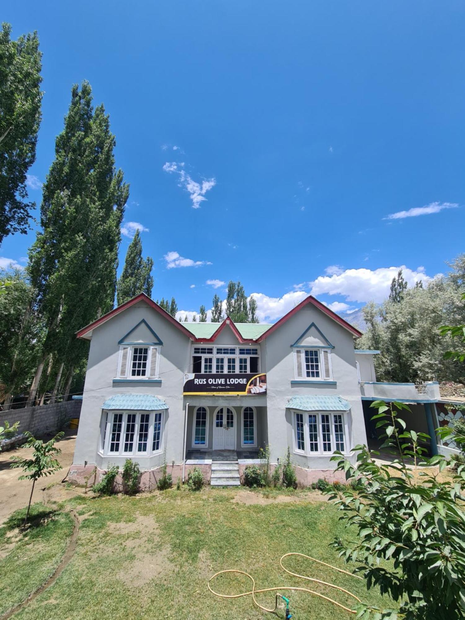 Rus Olive Lodge Skardu Exterior photo