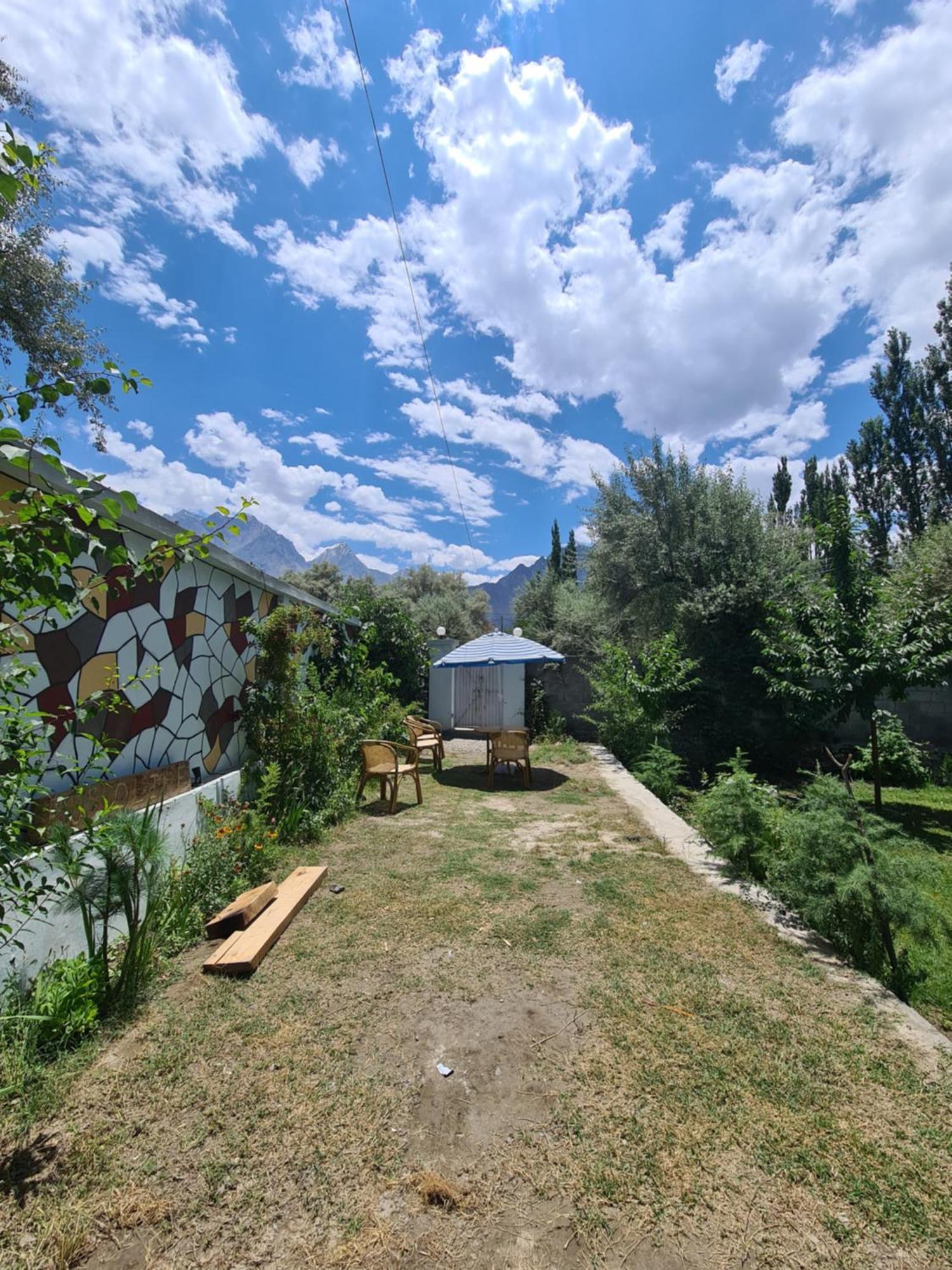 Rus Olive Lodge Skardu Exterior photo