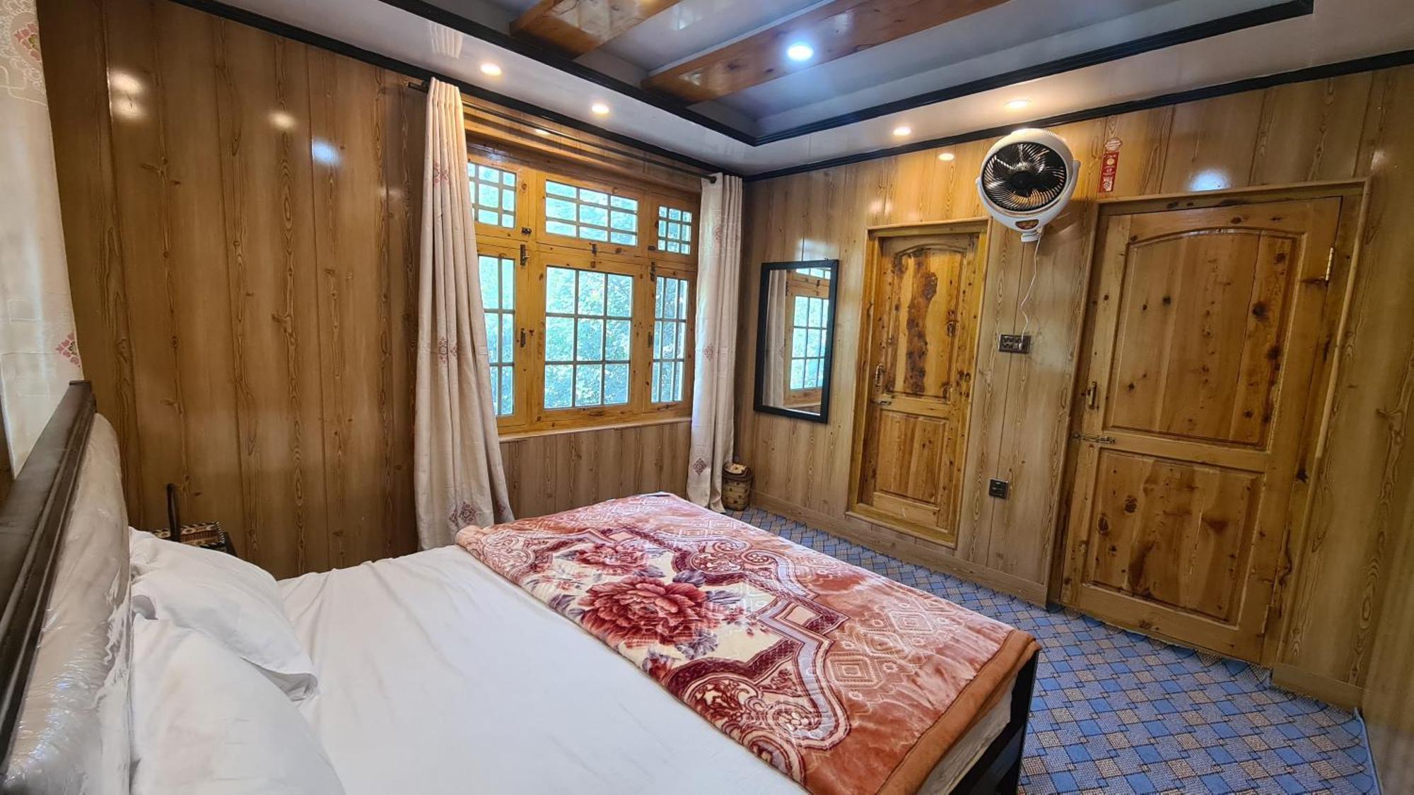 Rus Olive Lodge Skardu Room photo