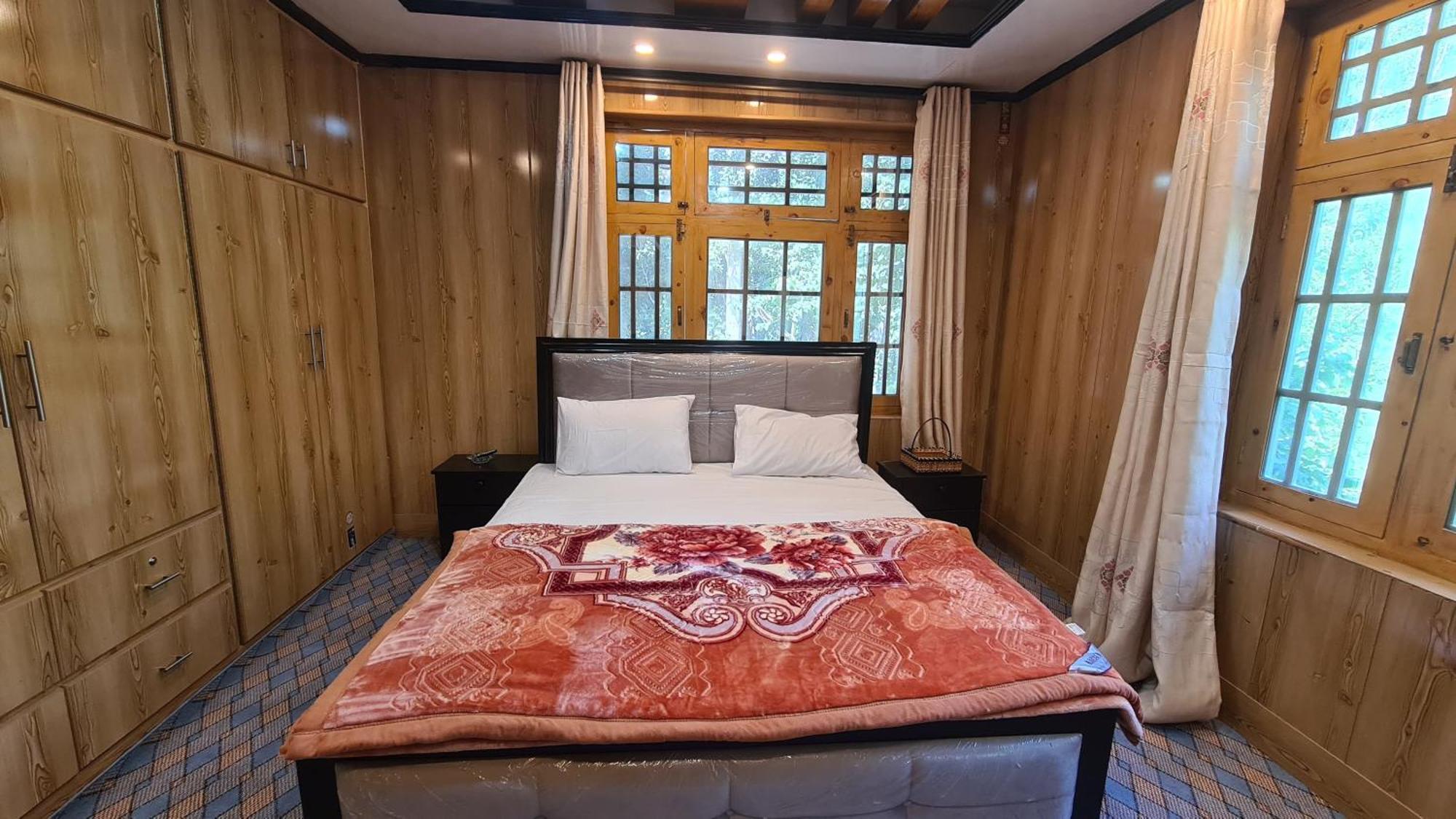 Rus Olive Lodge Skardu Room photo